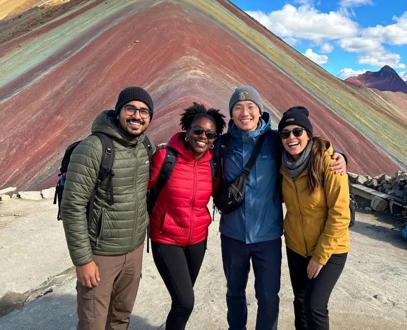 Visitantes disfrutando el paisaje