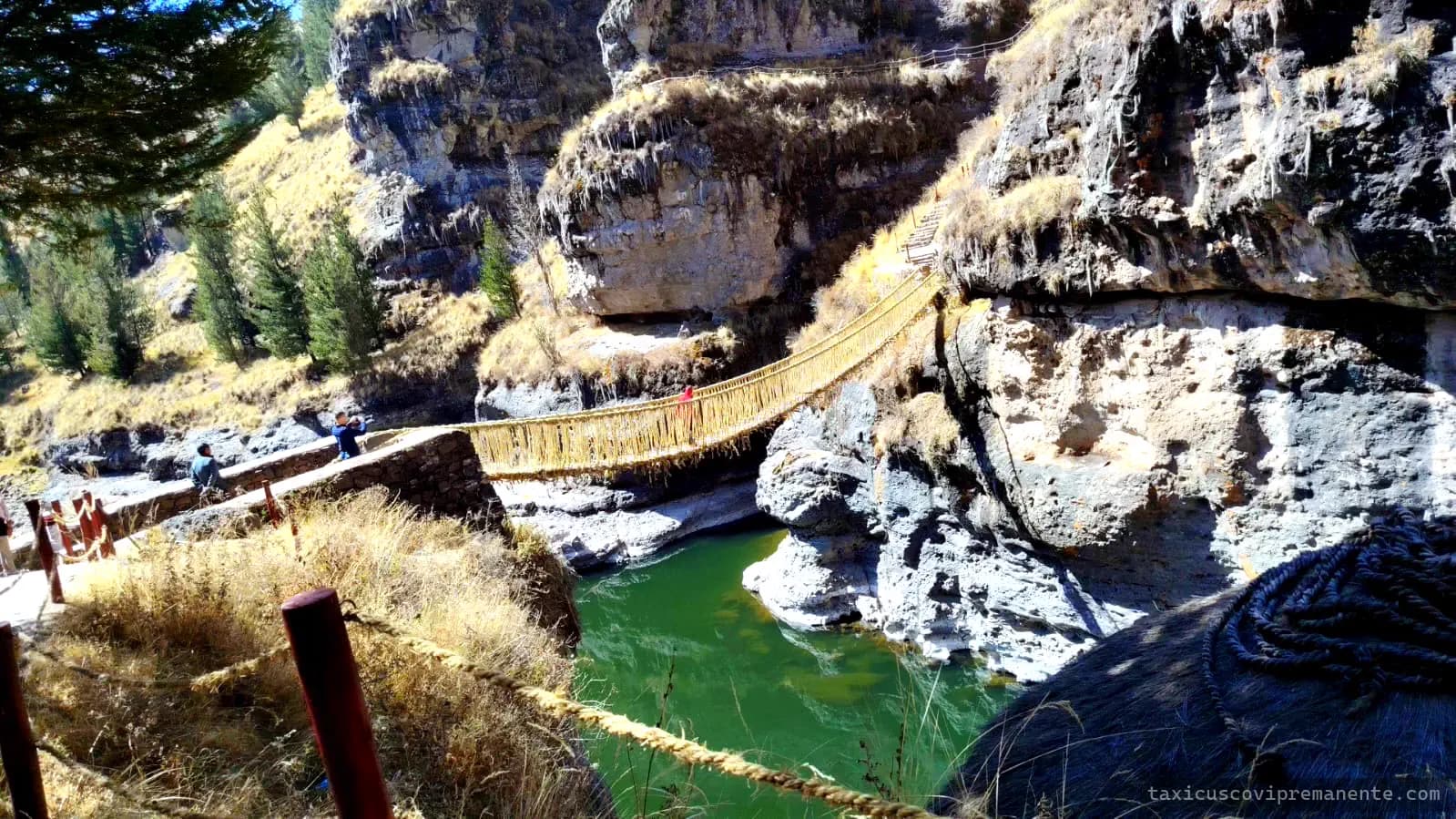 Tour al Puente Qheswachaka: El Último Puente Inca